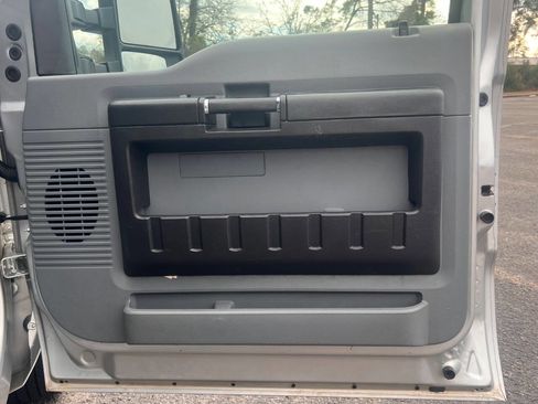 Used 2016 Ford F250 XL w/ Power Equipment Group image 14