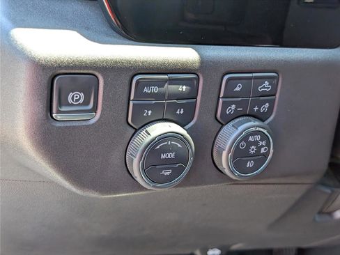 Used 2024 Chevrolet Silverado 1500 LT Trail Boss w/ LT Trail Boss Premium Package AWD/4WD image 23