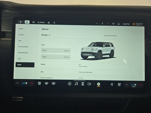 Used 2022 Rivian R1S Launch Edition image 29