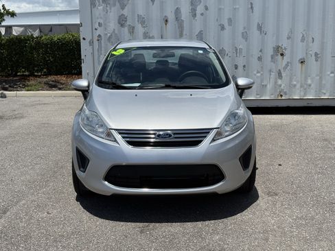 Used 2013 Ford Fiesta SE w/ Super Fuel Economy Pkg FWD image 8