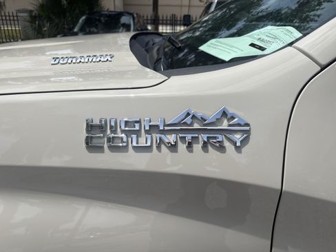 Used 2026 Chevrolet Silverado 1500 High Country AWD/4WD image 9