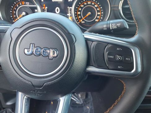 Used 2023 Jeep Gladiator Overland image 18