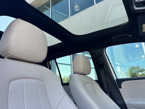 New 2025 Mercedes-Benz GLB 250 4MATIC image 17