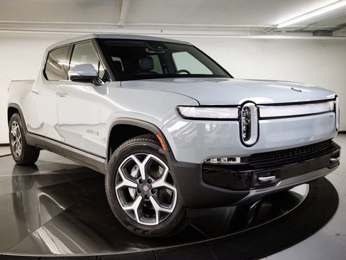 Used 2024 Rivian R1T Adventure AWD/4WD image 9
