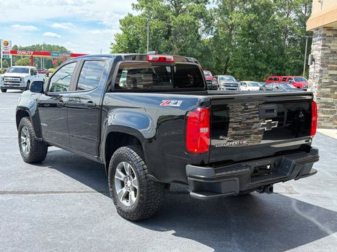 Used 2018 Chevrolet Colorado Z71 AWD/4WD image 3