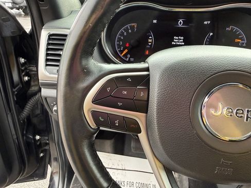 Used 2022 Jeep Grand Cherokee Laredo X image 18