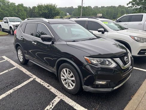 Used 2017 Nissan Rogue SV w/ SV Premium Package FWD image 6