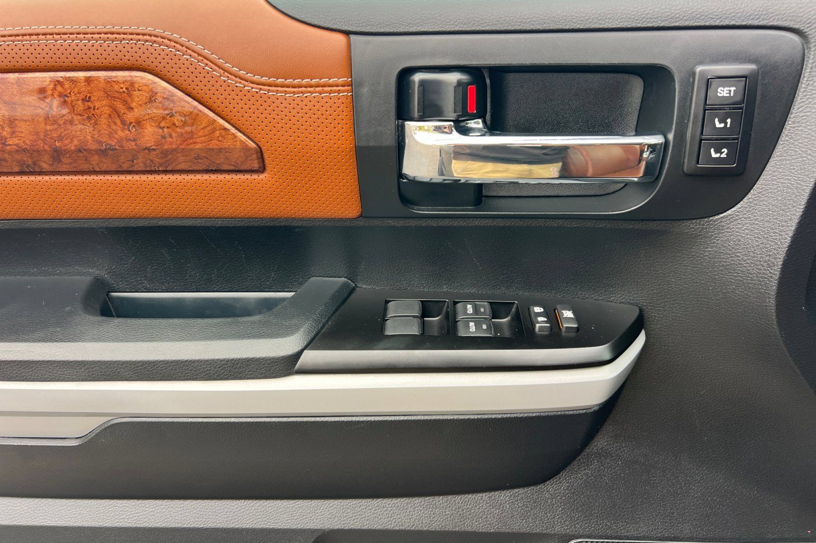 Used 2019 Toyota Tundra 1794 Edition AWD/4WD image 11