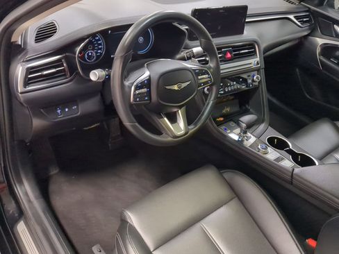 Used 2025 Genesis G70 2.5T image 11