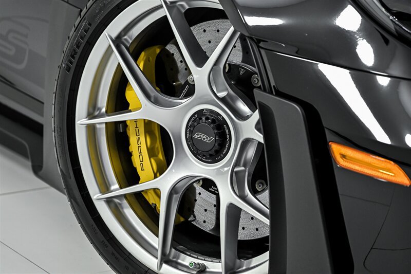 Used 2024 Porsche 911 GT3 RS w/ Weissach Package RWD image 3