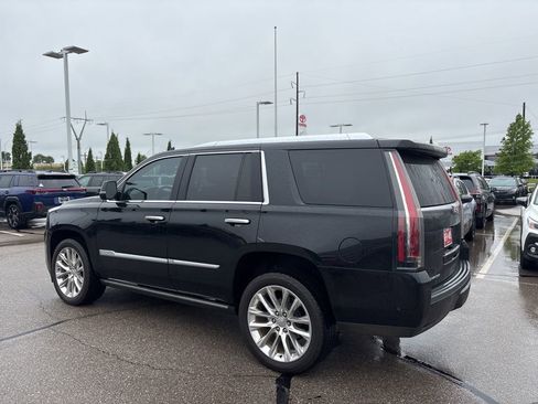 Used 2019 Cadillac Escalade Premium Luxury AWD/4WD image 5