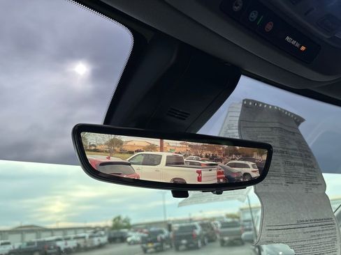 Used 2022 GMC Sierra 2500 Denali w/ Denali Black Diamond Edition image 21