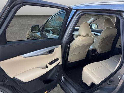 Used 2020 INFINITI QX50 Luxe w/ Navigation Package image 12