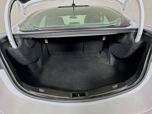 Used 2016 Ford Fusion SE FWD image 25