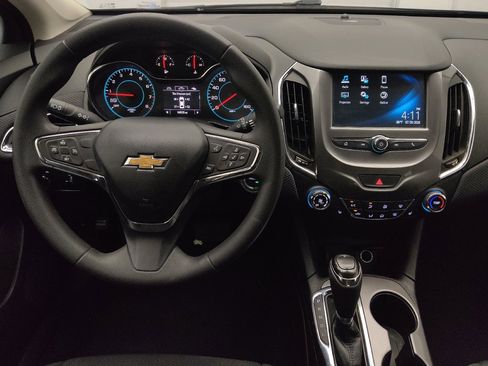 Used 2017 Chevrolet Cruze LT w/ Convenience Package FWD image 22