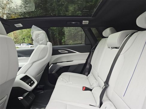 New 2026 Cadillac Lyriq Premium Sport image 17