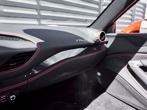 Used 2022 Ferrari F8 Tributo image 82