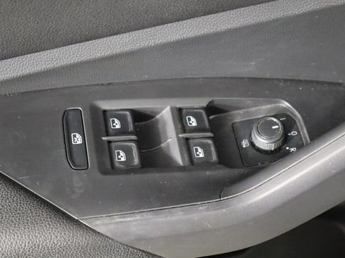 Used 2019 Volkswagen Jetta SE FWD image 20