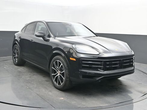 New 2026 Porsche Cayenne Coupe AWD/4WD image 9