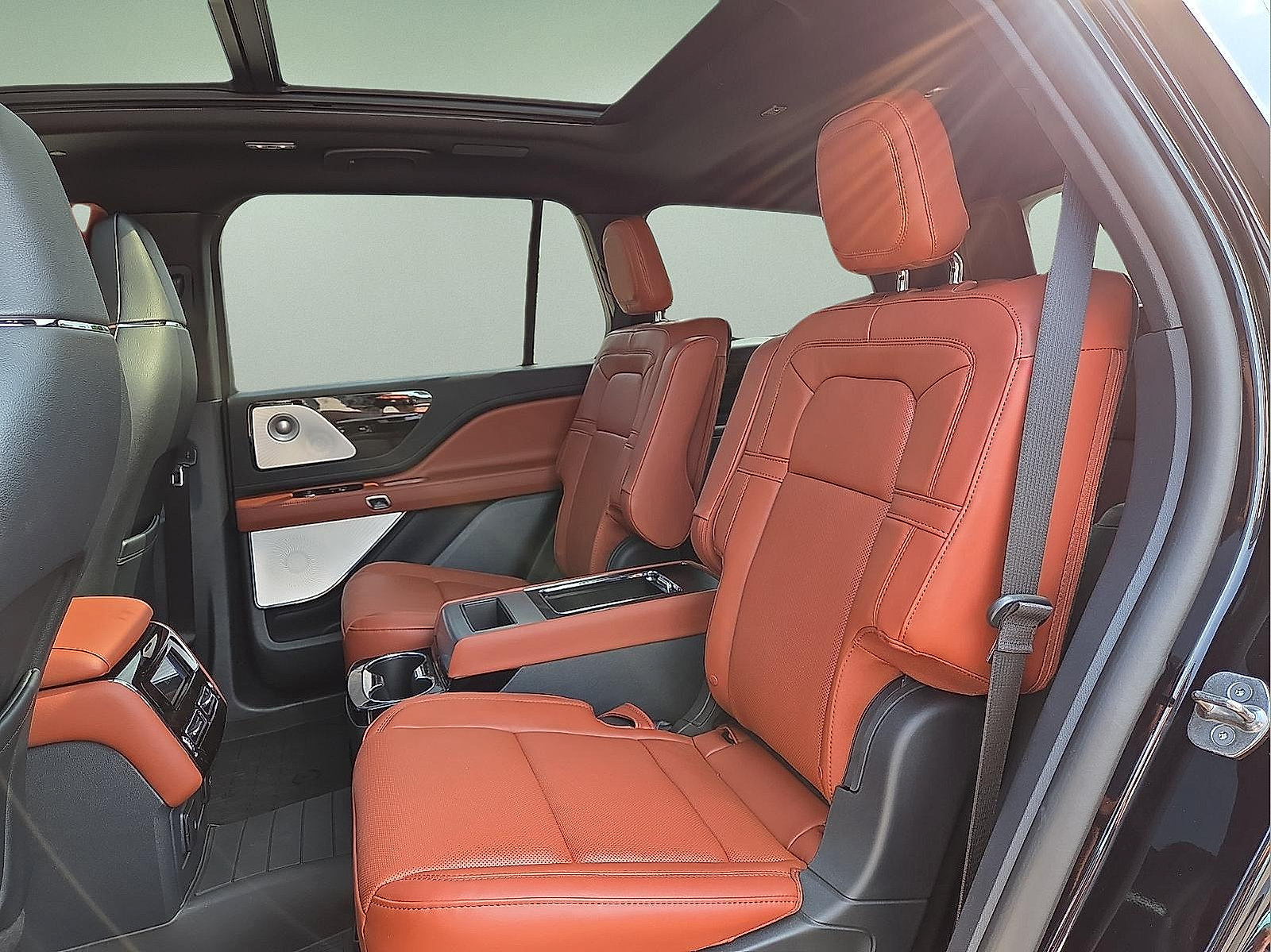 Used 2026 Lincoln Aviator Reserve AWD/4WD image 11