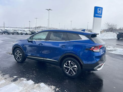 Used 2024 Kia Sportage EX image 11