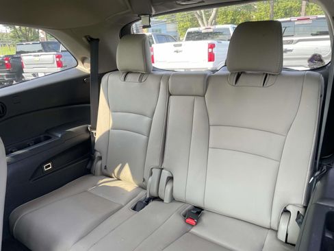 Used 2020 Honda Pilot Touring image 12