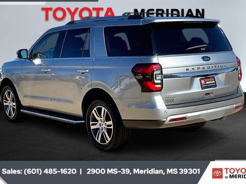 Used 2022 Ford Expedition Limited image 2