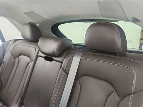 Used 2023 Audi Q8 Prestige w/ Prestige Package image 31