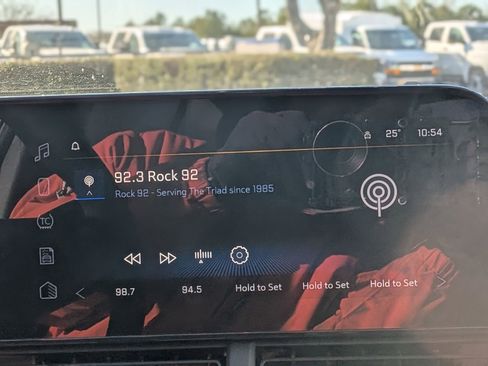 Certified 2025 Chevrolet Trax LT w/ LT Convenience Package image 26