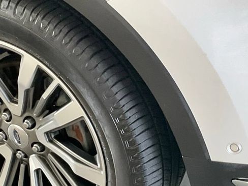 Used 2019 Ford Explorer Platinum AWD/4WD image 28