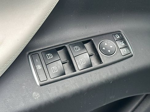 Used 2018 Tesla Model X 100D image 12