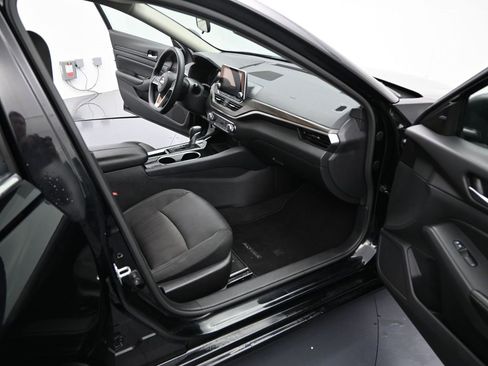 Used 2024 Nissan Altima 2.5 SV image 6