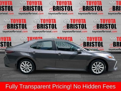 Used 2022 Toyota Camry LE w/ Convenience Package FWD image 2