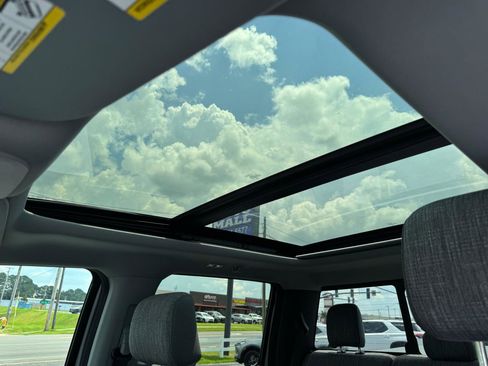 Used 2022 Ford F150 XLT w/ Equipment Group 302A High image 18