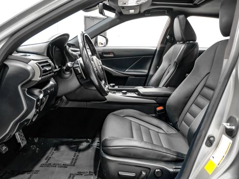 Used 2019 Lexus IS 300 RWD image 13