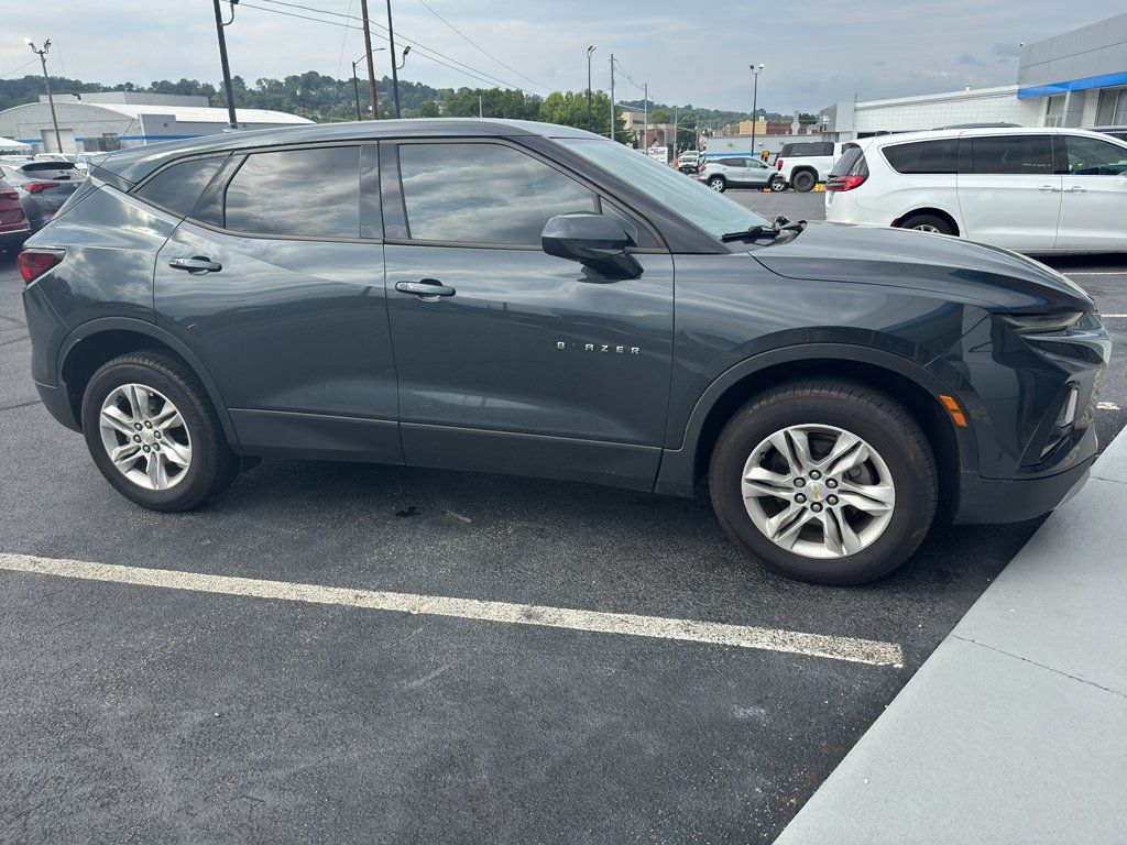 Used 2020 Chevrolet Blazer LT FWD image 3