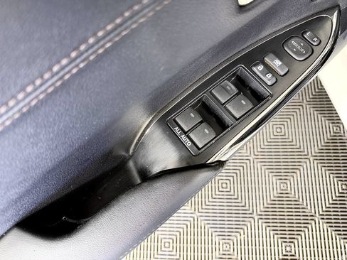 Used 2016 Toyota Avalon Limited FWD image 29