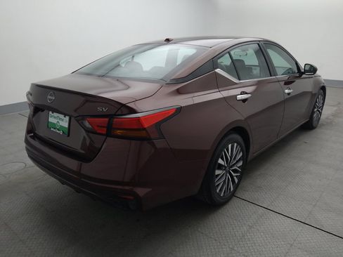 Used 2024 Nissan Altima 2.5 SV image 9