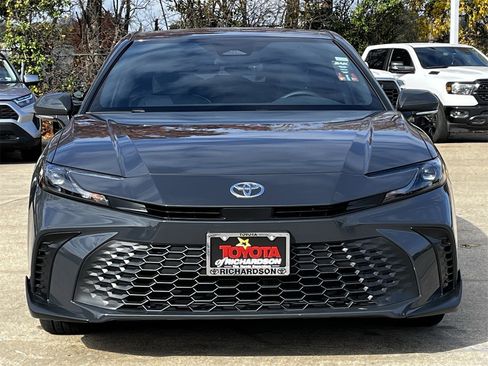 Used 2025 Toyota Camry Hybrid image 7