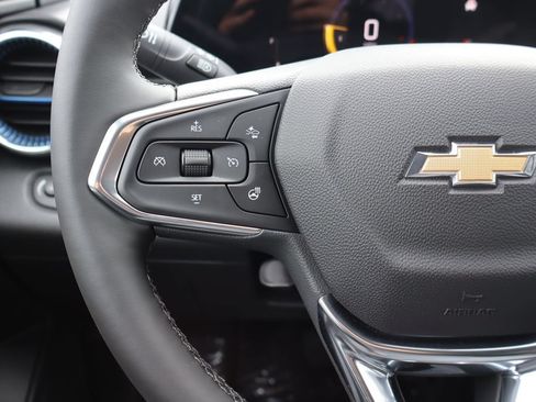New 2026 Chevrolet Trax LT w/ LT Convenience Package FWD image 8