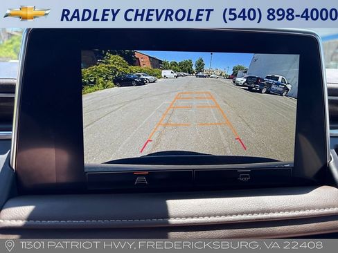 Used 2022 GMC Yukon SLE w/ Gmc Pro Safety Plus Package AWD/4WD image 18
