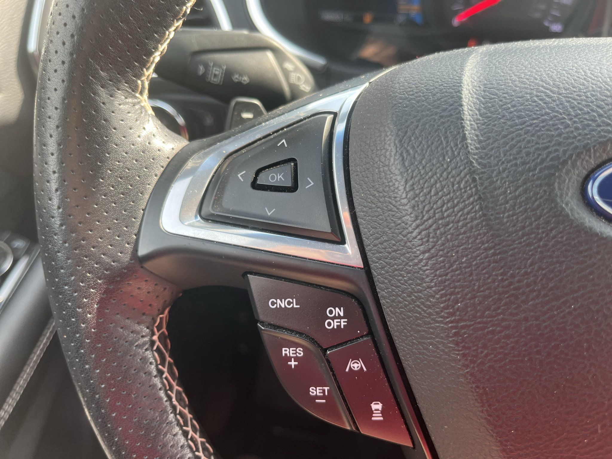 Used 2019 Ford Edge ST AWD/4WD image 13