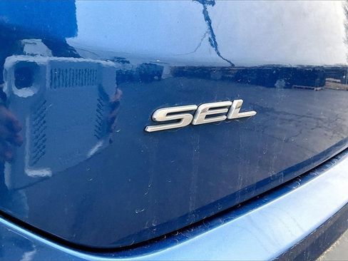 Used 2022 Ford Edge SEL w/ Convenience Package image 7