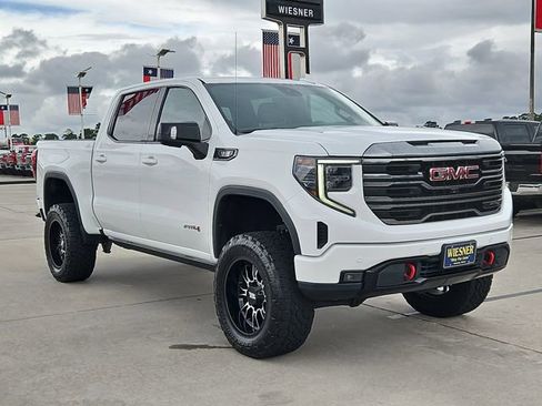 Used 2022 GMC Sierra 1500 AT4 w/ AT4 Premium Package AWD/4WD image 3