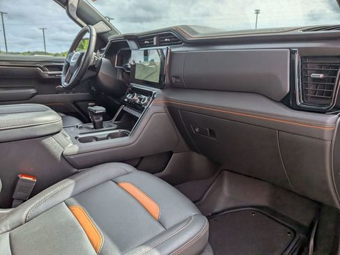 Certified 2025 GMC Sierra 1500 AT4 w/ AT4 Premium Package AWD/4WD image 30