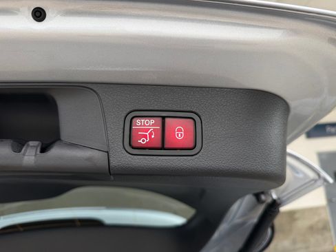 Used 2026 Mercedes-Benz GLB 250 image 20