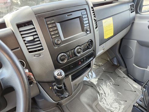 Used 2018 Mercedes-Benz Sprinter 2500 image 27