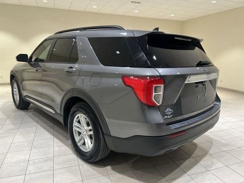Used 2022 Ford Explorer XLT RWD image 3