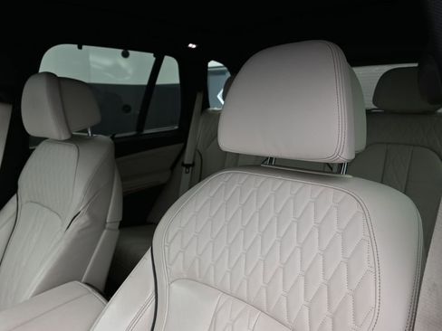 Used 2020 BMW X5 M50i w/ Executive Package AWD/4WD image 16