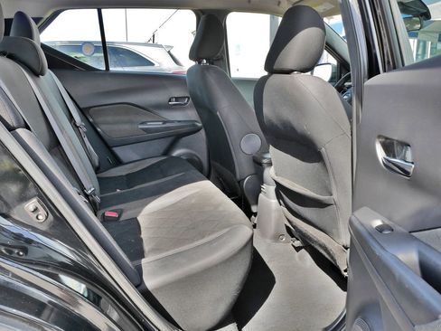Used 2020 Nissan Kicks SV FWD image 11